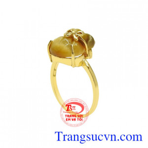 Hình ảnh túi tiền là biểu tượng của tài lộc, giàu sang mang may mắn về phong thủy cho người sử dụng.