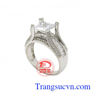 Nhẫn nữ đẳng cấp vàng trắng là sự lựa chọn hoàn hảo cho những cô nàng cá tính. 