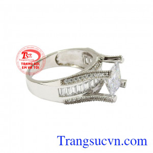 Sản phẩm thích hợp làm quà tặng cho người phụ nữ của bạn trong dịp đặc biệt. Nhẫn nữ đẳng cấp vàng trắng