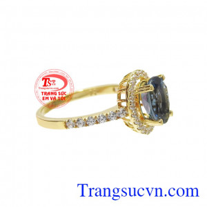Nhẫn nữ Topaz thanh lịch đẹp.