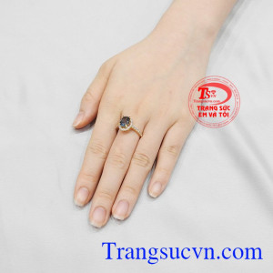 Nhẫn nữ Topaz thanh lịch chất lượng.