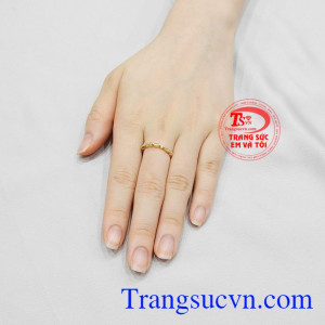 Nhẫn nữ vàng màu trang nhã