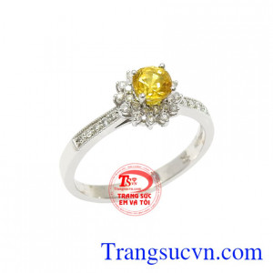 Do đó người ta thường gắn viên đá này trên các sản phẩm trang sức cao cấp.