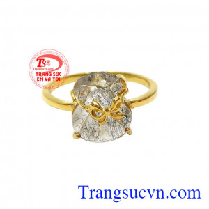 Với chất liệu vàng tây 10k bền đẹp, thích hợp với nhiều độ tuổi. Nhẫn thạch anh tóc đen may mắn