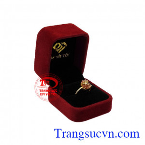 Nhẫn thạch anh tóc đỏ tài lộc phù hợp với người mệnh hỏa và mệnh thổ.