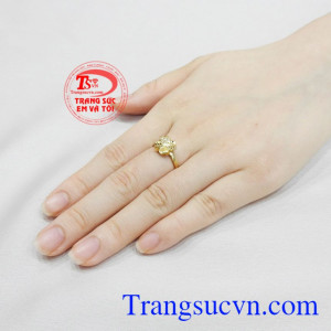 Nhẫn vàng cỏ may mắn