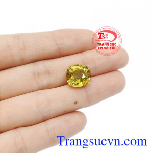 Viên sapphire vàng an yên tinh tế.