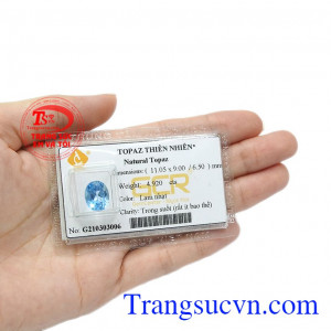 Viên topaz thiên nhiên mệnh thủy được biết đến với tên gọi khác là hoàng ngọc.