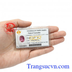 Tourmalin là loại đá mang đến may mắn, giúp cân bằng năng lượng và điều trị một số bệnh. Viên tourmalin thiên nhiên mệnh hỏa