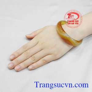Vòng ngọc mã não thịnh vượng phù hợp làm quà tặng cho người thân và bạn bè.