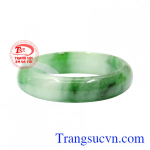 Sản phẩm sẽ giúp phái đẹp may mắn về tài lộc, phú quý và thêm nhiều sức khỏe.