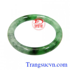 Sản phẩm phù hợp cho những người yêu thích phong cách sang trọng, quý phái.