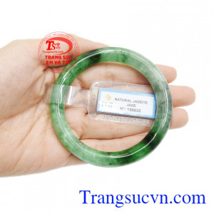 Vòng tay ngọc cẩm thạch phát lộc đẹp.