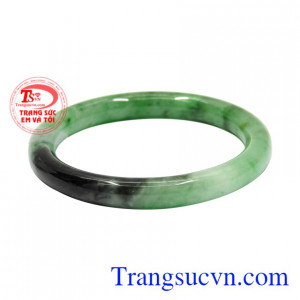 Vòng tay ngọc cẩm thạch tài lộc có giấy kiểm định đá quý từ trung tâm kiểm định uy tín.