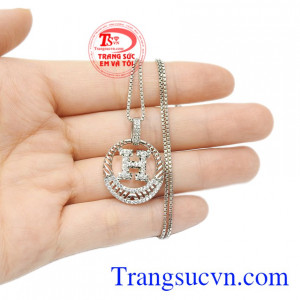 Bộ mặt dây chữ H ấn tượng đẹp.