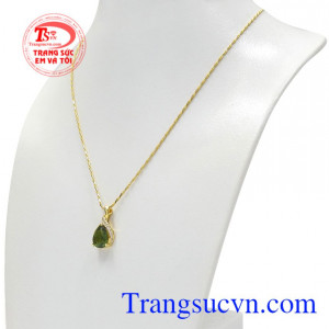 Bộ sản phẩm này thích hợp cho những người mang mệnh Mộc và Hỏa.