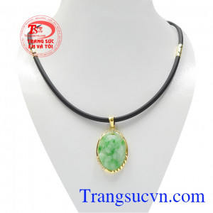 Bộ mặt dây vàng công giáo là sự kết hợp của mặt dây cẩm thạch Đức Mẹ thiên nhiên và dây cao su bọc vàng tinh tế.