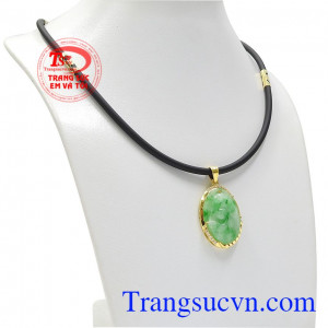 Mặt dây bọc vàng hiện đang là xu hướng trang sức được ưa chuộng vừa hợp phong thủy vừa tôn lên vẻ thời trang.