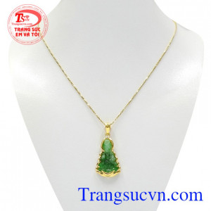 Bộ phật bà cẩm thạch phúc hậu là sự kết hợp độc đáo mặt phật cẩm thạch bọc vàng và dây chuyền Italy cao cấp