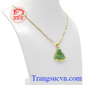 Bộ phật di lặc hoan hỉ jadeite là sự kết hợp của dây chuyền vàng và mặt phật cẩm thạch thiên nhiên. 