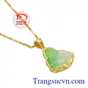 Ngọc cẩm thạch luôn được biết đến là loại ngọc quý, thường được dùng cho các vua chúa thời xưa. Bộ phật di lặc jadeite an bình