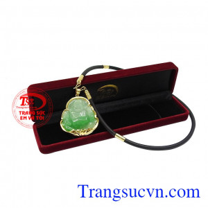 Ngọc cẩm thạch hộ mệnh giúp người dùng được được bình an, tài lộc. 