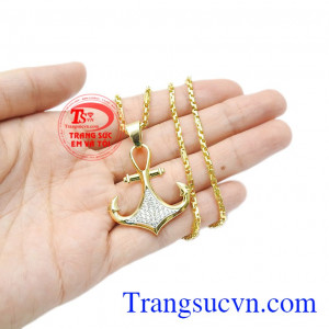 Được chế tác cách tỉ mỉ mang đến bộ trang sức ấn tượng cho phái mạnh. Bộ trang sức mỏ neo thời trang