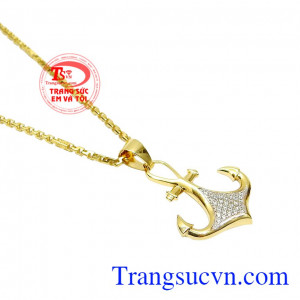 Bộ trang sức mỏ neo thời trang dễ dàng kết hợp cùng nhiều kiểu trang phục. 