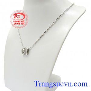 Kiểu dáng phong cách, hợp thời trang, xu hướng giúp bộ trang sức được giới trẻ ưa chuộng. Bộ trang sức nữ chữ H thời trang