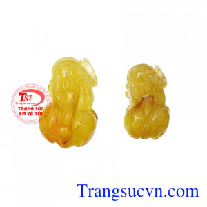 Cặp tỳ hưu tài lộc thạch anh tóc được chế tác từ đá thạch anh tóc thiên nhiên, màu sắc đẹp, chất lượng cao.