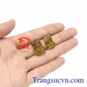 Ngoài ra, tỳ hưu còn có tác dụng trừ tà khí, trấn trạch hiệu quả. Cặp tỳ hưu thạch anh tóc cát khí