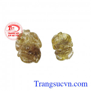 Với đặc điểm thích ăn vàng bạc, châu báu, giữ của cho chủ nhân nên được nhiều khách hàng yêu thích và lựa chọn. Cặp tỳ hưu thạch anh tóc cát khí