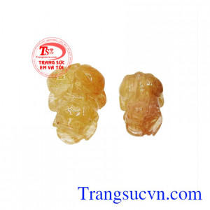 Sản phẩm có thể bọc vàng hay bạc làm mặt dây chuyền, nhẫn đeo tay tăng thêm phần sang trọng cho người đeo.