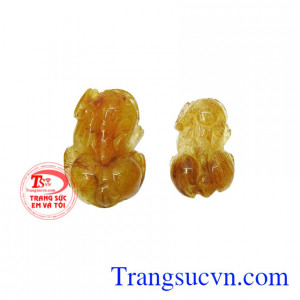 Cặp tỳ hưu thạch anh tóc phát đạt được chế tác tinh tế, hợp phong thủy.