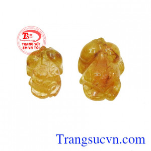 Thạch anh tóc có tác dụng điều hòa lưu thông khí huyết, cân bằng hệ thần kinh trung ương giúp người dùng suy nghĩ tích cực, đầu óc sáng suốt hơn.