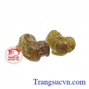 Chính vì vậy, các sản phẩm chế tác tỳ hưu luôn được rất nhiều khách hàng ưa chuộng. Cặp tỳ hưu thạch anh tóc tài lộc