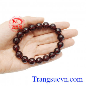 Rất nhiều khách hàng đã lựa chọn đá này cho kỷ niệm ngày cưới. Chuỗi tay garnat 10 ly