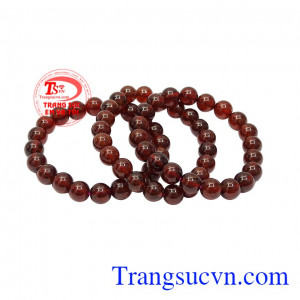 Chính vì vậy mà đá granat làm quà tặng kỷ niệm 19 năm ngày cưới. Chuỗi tay garnat 9 ly