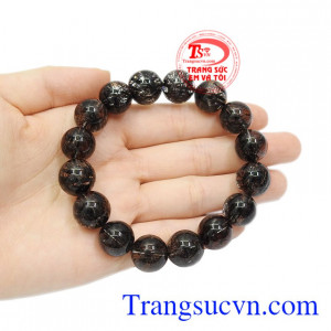 Đeo chuỗi thạch anh tóc này giúp xua tan nỗi ưu phiền và đem đến nhiều niềm vui, hạnh phúc.