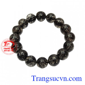 Người ta tin rằng, đá thạch anh tóc đen chứa nguồn năng lượng từ trường mạnh mẽ có tác dụng rất tốt trong phong thủy và sức khỏe.