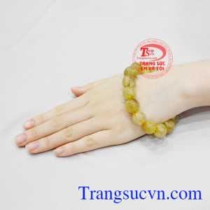 Với chuỗi thạch anh tóc này, bạn có thể làm quà tặng cho người thân và bạn bè. Chuỗi thạch anh tóc vàng thiên nhiên