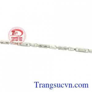 Mỗi chi tiết đều được chế tác cách tỉ mỉ mang đến sản phẩm hoàn mỹ. Dây chuyền bạc nam lãng tử