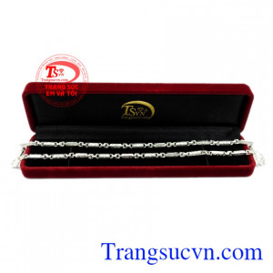 Dây chuyền bạc nam nổi bật nhận đặt chế tác theo yêu cầu. 