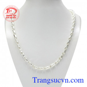 Dây chuyền bạc phong cách nam giới kiểu dáng nam tính, mạnh mẽ.