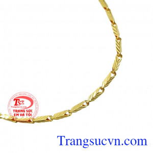 Với chiếc dây chuyền này, các bạn nam có thể thỏa sức kết hợp cùng các kiểu trang phục và phụ kiện. Dây chuyền nam tài hoa