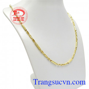 Thiết kế phong cách, hợp xu hướng, dễ dàng kết hợp cùng các kiểu trang phục. Dây chuyền nam tính thời trang