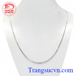 Dây chuyền vàng trắng thanh thoát kiểu chế tác trẻ trung và đầy thời trang.