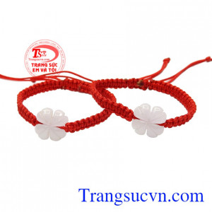 Dây tết cẩm thạch cỏ may mắn.