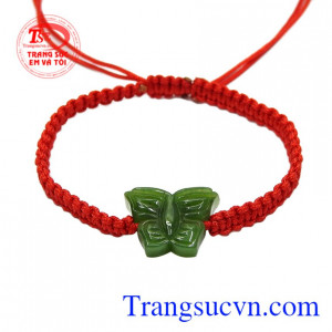 Dây tết nephrite hồ điệp vừa mang nét hiện đại mà vẫn giữ được nét truyền thống.