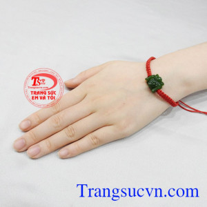 Dây tết nephrite hoa sen giao hàng tận nơi.